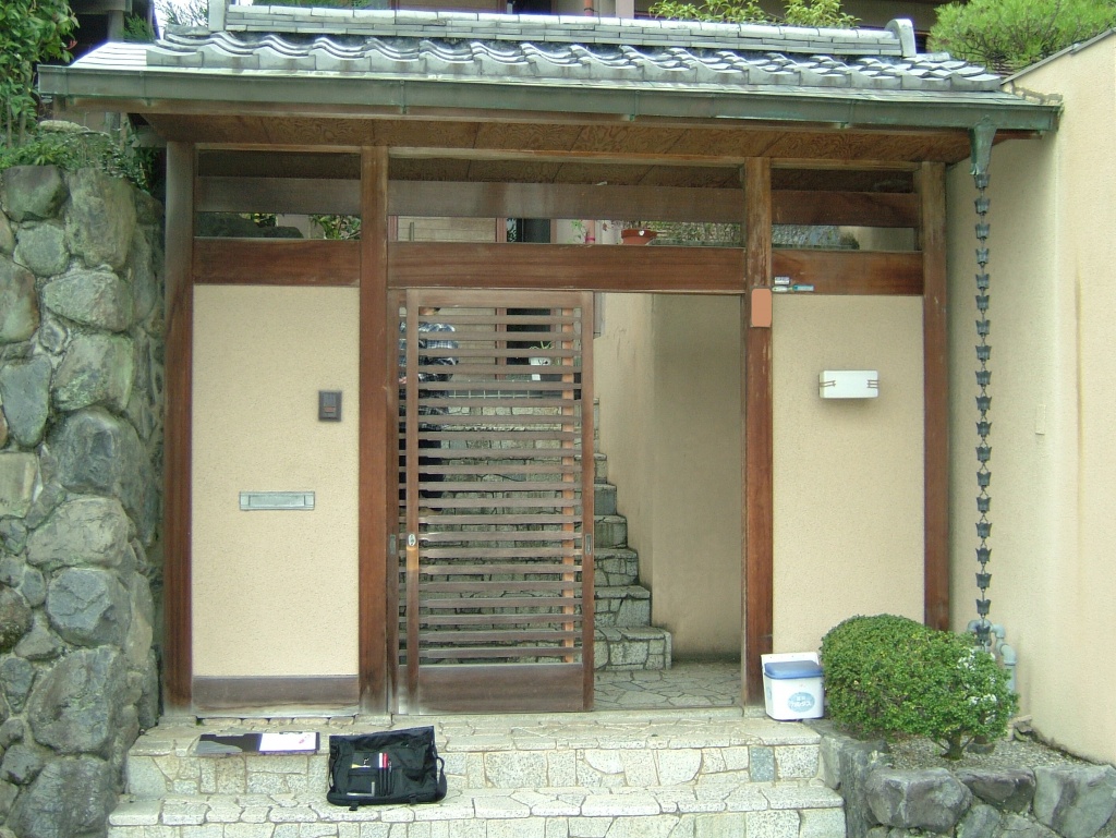 クリーニング工事が完了しました 冠木門 京都市北区k様邸