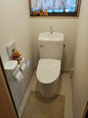 京都市南区M様邸トイレ改修工事～和式から洋式へのリフォーム！昔ながらの段差のある和式トイレを使いやすく快適に過ごせる洋式トイレにリフォームします！～