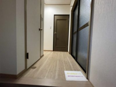 京都市山科区Y様邸の全面改修工事が完成しました！水廻り設備と床・クロスの張替えでシンプルかつ以前とは見違える仕上がりになりました！