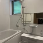 京都府南丹市M様邸の浴室・洗面室のリフォームが完成しました！魔法びん浴槽とほっカラリ床で冬もあたたかい身体にやさしい浴室になりました。