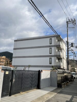 京都市山科区N様所有マンションの外壁塗装リフォームが完成しました。